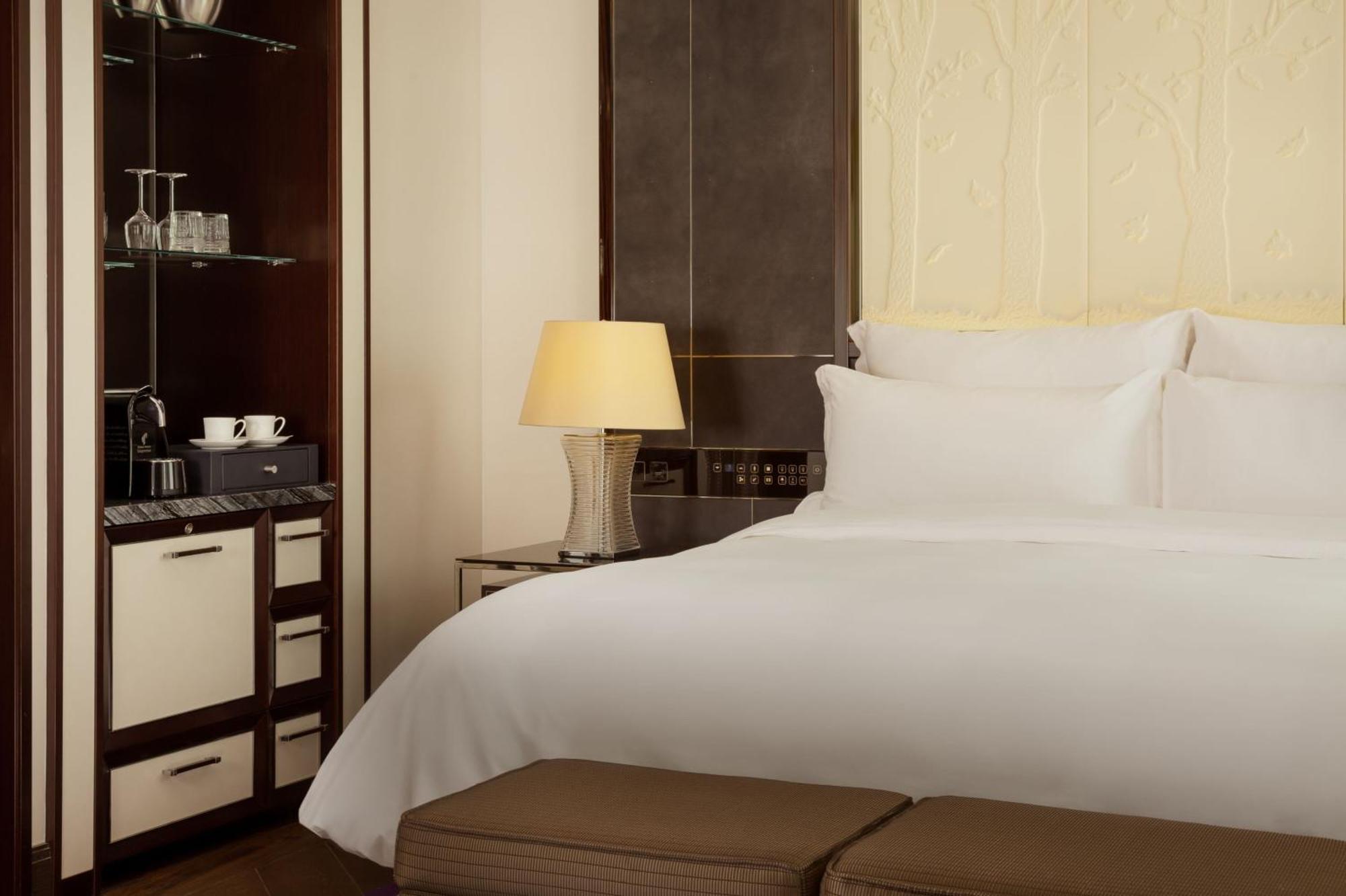 Готель The Ritz-Carlton, Astana Екстер'єр фото